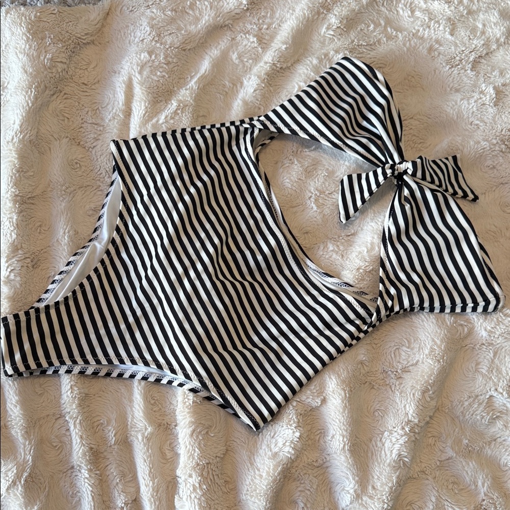 Cupshe Black and White Striped Bodysuit